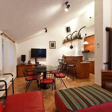 Apartmani Rasan Малинска Экстерьер фото